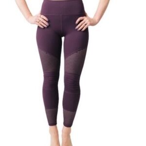 Zyia BlackBerry Moto Light N Tight Leggings